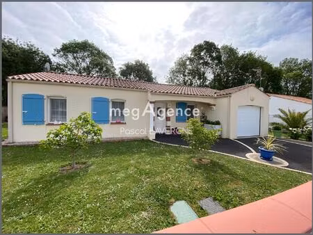 maison de plain-pied de 2011 - proximité des commerces et de toutes les commodités.