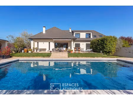 maison familiale rénovée avec piscine