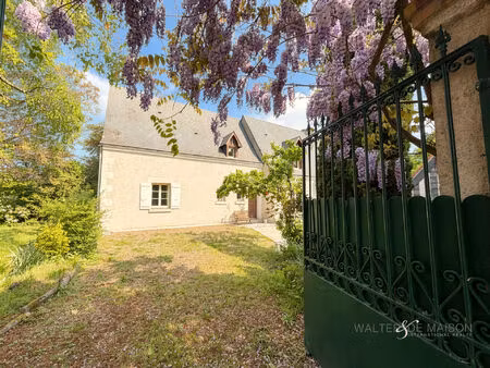 maison 5 chambres avec sous-sol et dépendance.