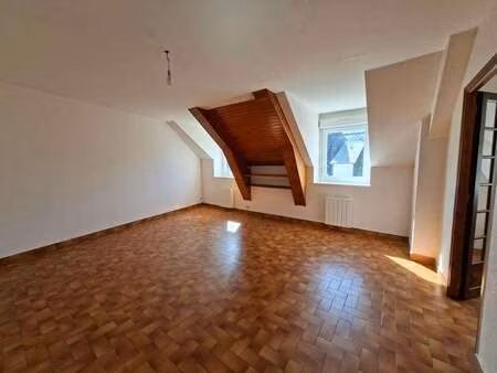 location appartement 3 pièces à rostrenen (22110) : à louer 3 pièces / 68m² rostrenen