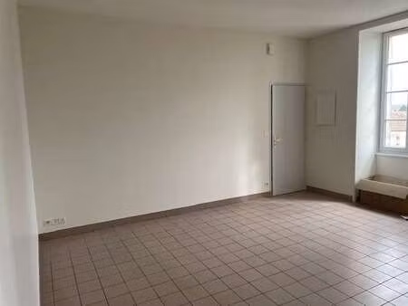 location appartement 2 pièces à mouchamps (85640) : à louer 2 pièces / 50m² mouchamps
