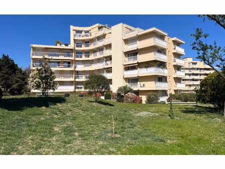 location appartement  m² t-2 à montpellier  825 €