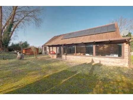 maison lumineuse au cadre idyllique pleine de potentiel