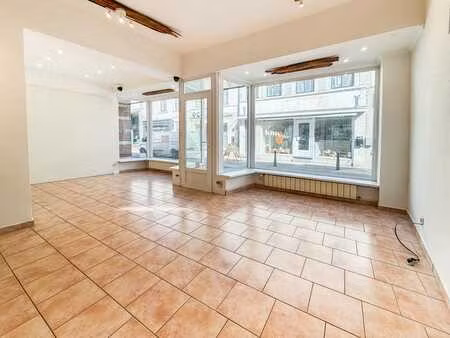 rez-de-chaussée commercial au centre-ville