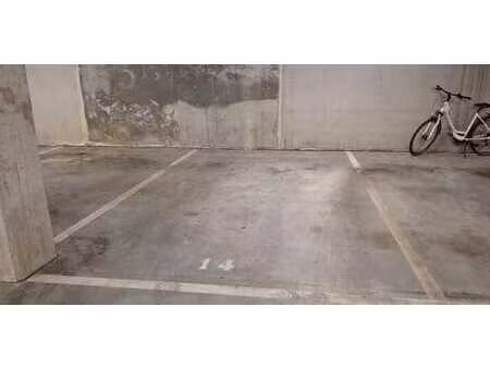 waterloo - parking pour voiture