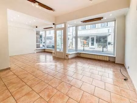 rez-de-chaussée commercial au centre-ville