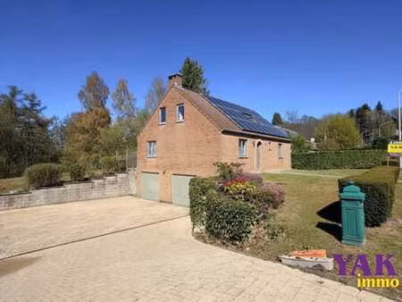 superbe villa avec jardin  double garage et parking