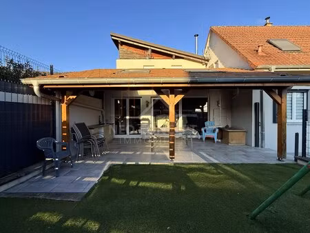 charmante maison à ossature bois au design contemporain