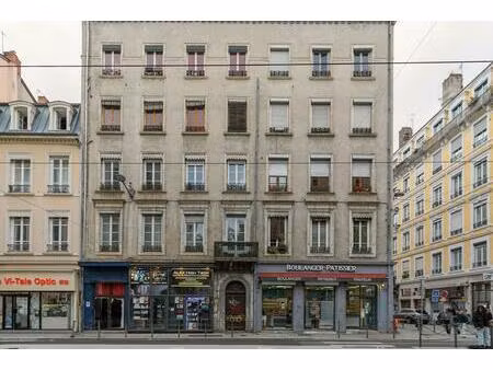 appartement t3 de 83m2 à lyon 69007  24 rue de marseille