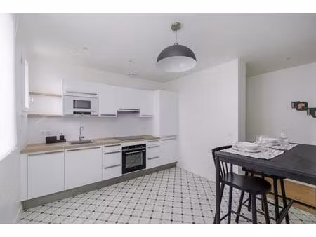 deux pieces meublé - gare du nord / la chapelle