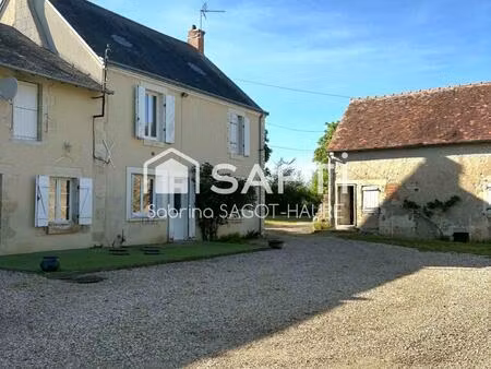 corps de ferme isolé avec grange et grand terrain