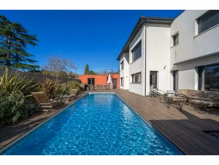 magnifique contemporaine avec 4 suites garage et jardin