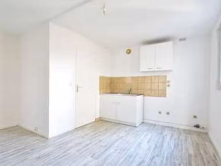 location appartement 2 pièces à la ménitré (49250) : à louer 2 pièces / 46m² la ménitré
