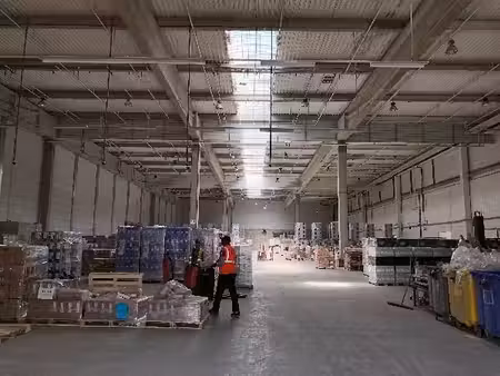 location entrepôt 6388m²