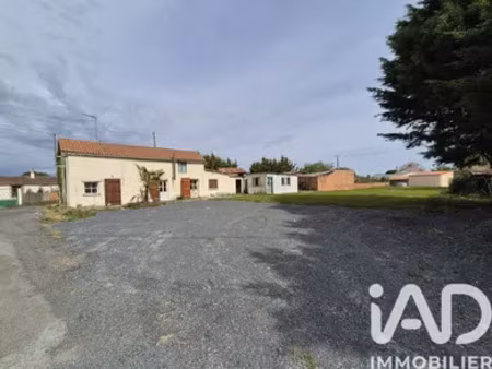 maison de village à val en vignes (79290)