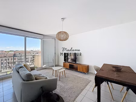 t2 confluence avec terrasse et garage