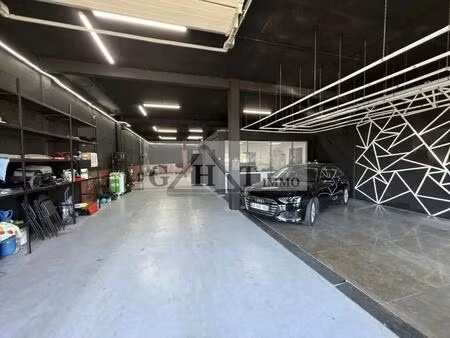 vente entrepôt 234 m²
