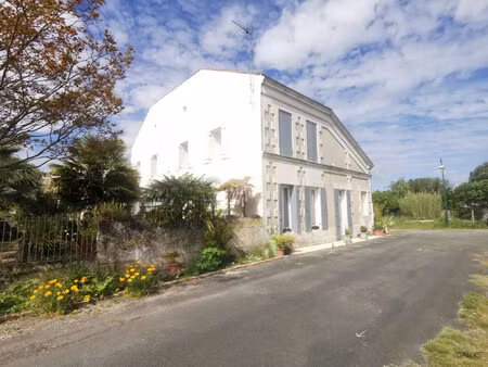 vue port de chenac – maison de caractère 170m² rénovée ave