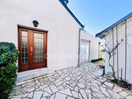 rare a la vente maison avec dépendances sur environ 660 m² de terrain en zone u mixte 1  o