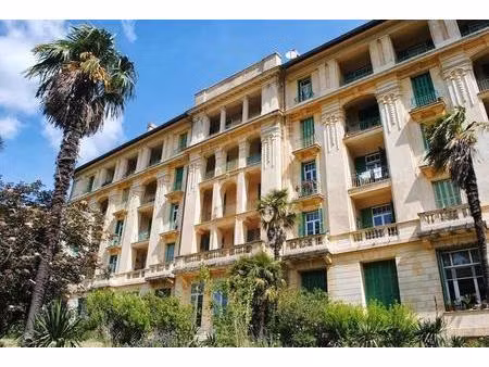 sospel - proche village  grand 2p de 60m2 immeuble bourgeois  parfait état /rénovation...