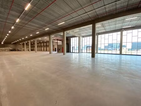 commercieel te huur in evergem