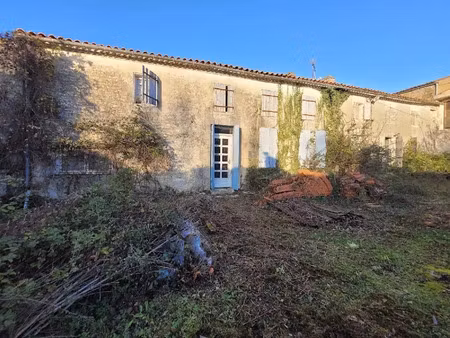 vente maison 5 pièces 210 m² à essouvert (17400)  76 000 €