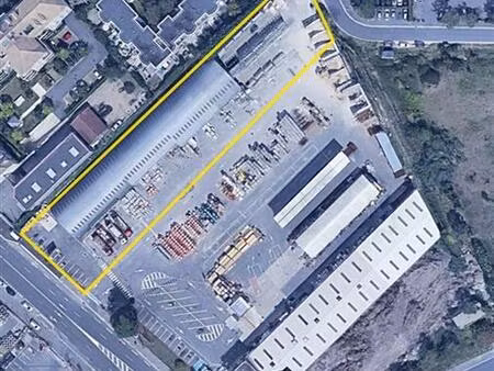 location local d'activités st ouen l'aumone 1 396 m²