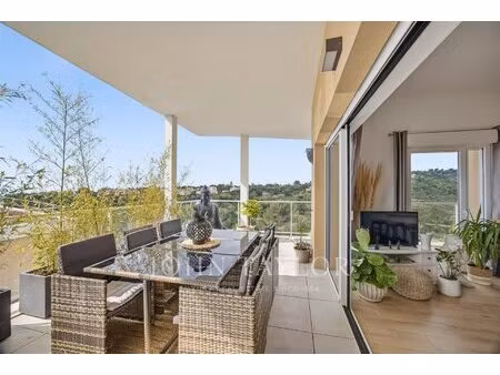 lumineux appartement 3 pièces avec vaste terrasse