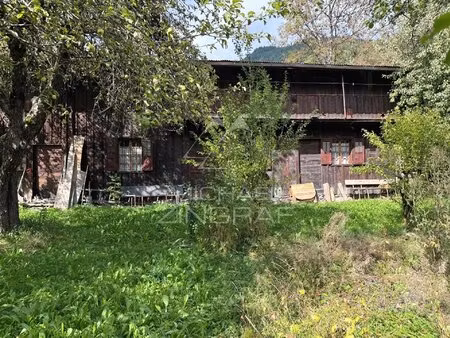 petite ferme ancienne à rénover au coeur du village de praz-sur-arly - mzimg352