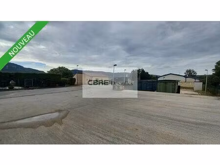 vente local d'activités poligny 150 m²