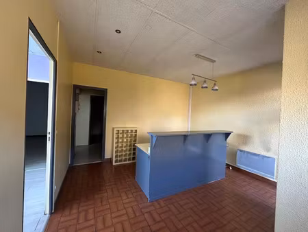 local commercial à louer 67.59 m² - voujeaucourt (25) - 380€