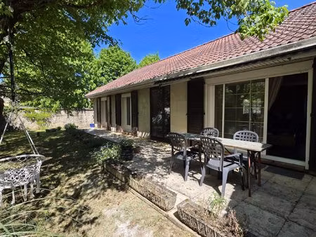 jolie maison de plain pieds au calme