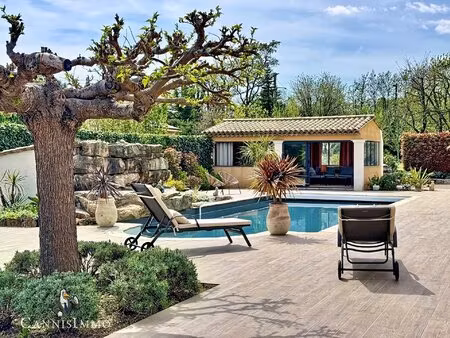 saint cezaire residentiel propriete plain-pied 7 pieces 203m2+2500m2 terrain plat+piscine.
