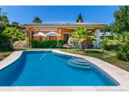 maison de plain pied avec piscine