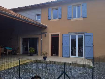 montaut  maison de village à louer