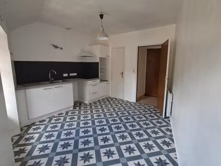 location appartement 2 pièces 61m²