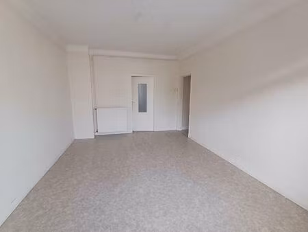 location appartement 3 pièces 70m² millau 12100