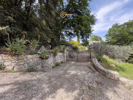 propriété de charme avec vue 2 3 hectares de terrain appartement indépendant fayence