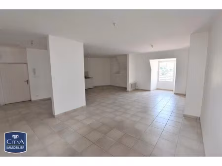 appartement à louer 2 pièces 75.82 m² - beaupréau-en-mauges (49) - 493€