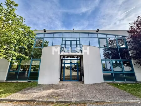 location local professionnel 190m²