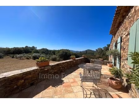 domaine privé  une maison principale en pierre et une villa in