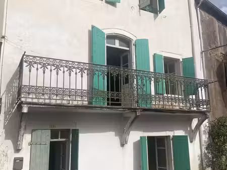 maison de village à laval-roquecezière (12380)