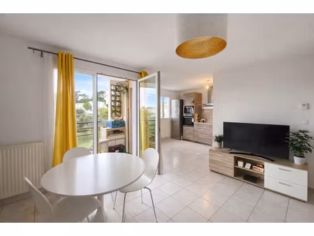 appartement t2 avec balcon et box fermé