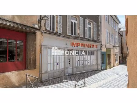 rodez centre – bien d’exception avec local commercial et cour privative