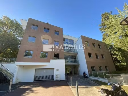 location local professionnel 900m² ecully 69130