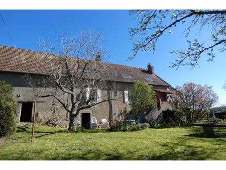 vente maison 4 pièces 136.07 m² à saint-emiland (71490)  190 000 €