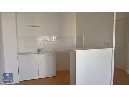 location appartement 2 pièces 50m² croutelle 86240
