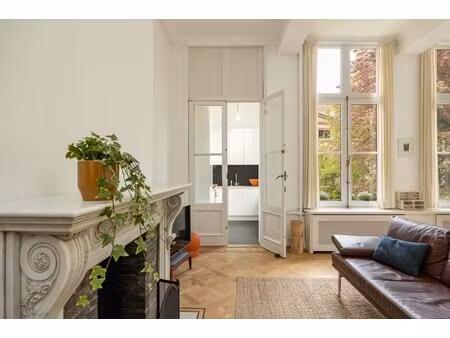 een zeldzaam en groen privilige in het hart van antwerpen: wonen in het historische venush