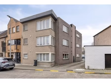 instapklaar appartement met 3 slaapkamers  terras en garage