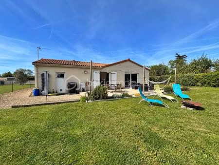 maison de village de 84 m² à amberre